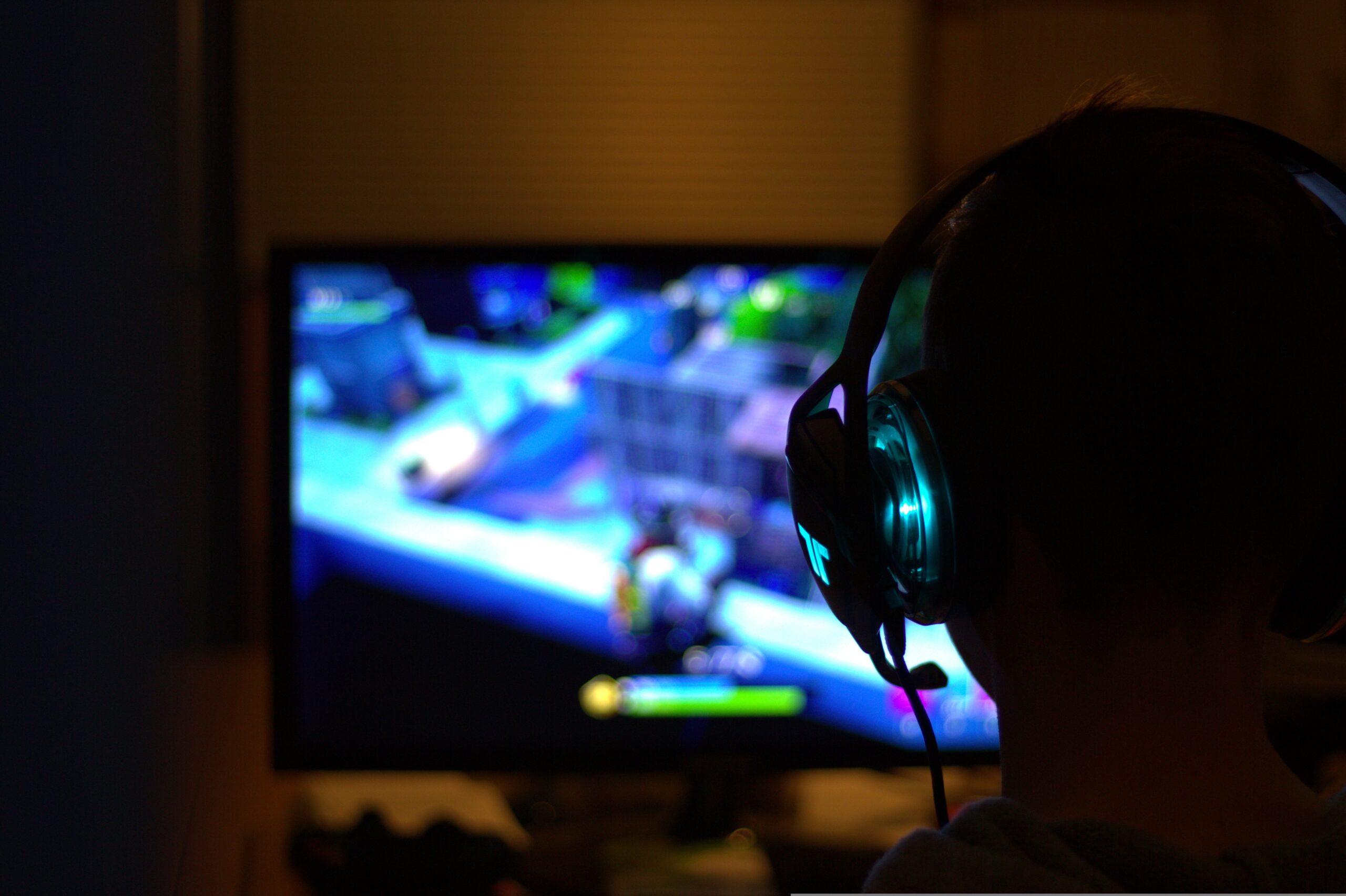 The Rise of E-sports: Exploring the Global Phenomenon of Competitive Gaming